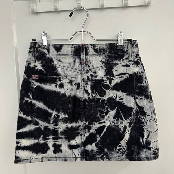 Alice + Olivia Tie Dye Denim Mini Skirt, Size 26 - Picture 3 of 7